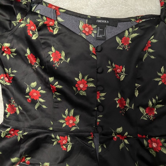 Satin crop top - Picture 2 of 4